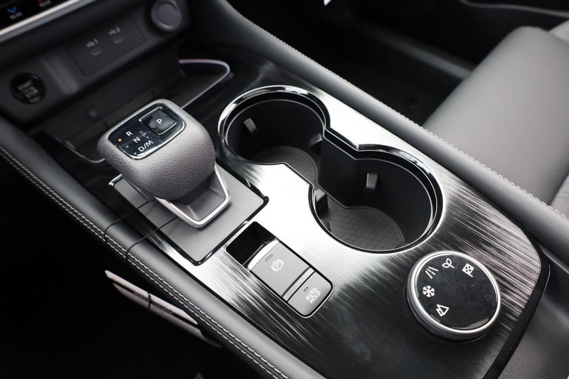 Nissan Rogue Vehicle Image 18