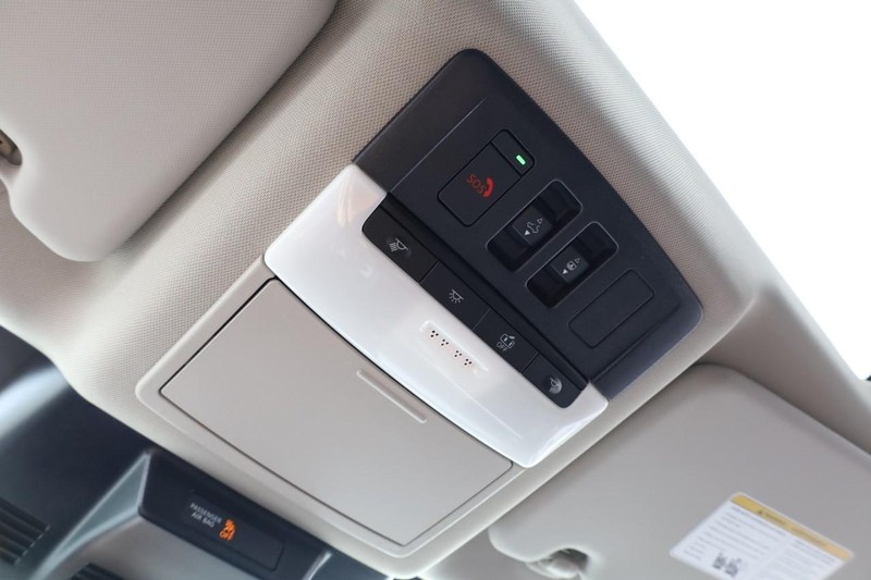 Nissan Rogue Vehicle Image 19