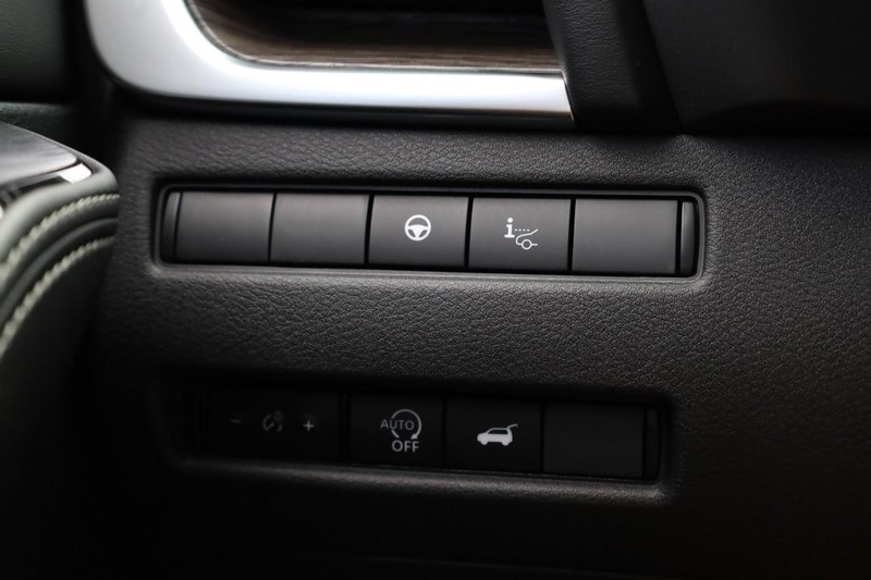 Nissan Rogue Vehicle Image 21