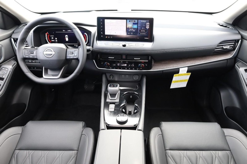 Nissan Rogue Vehicle Image 26