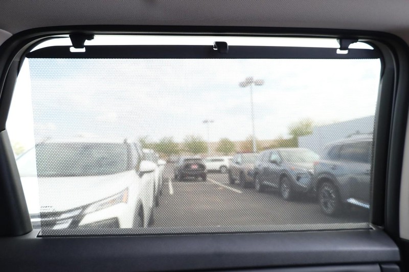 Nissan Rogue Vehicle Image 28