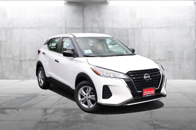 Nissan Kicks Play Vehicle Image 02