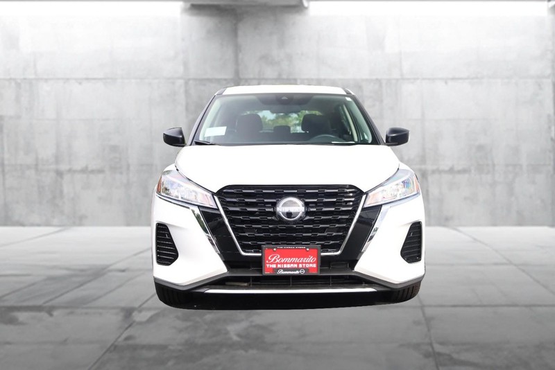 Nissan Kicks Play Vehicle Image 04