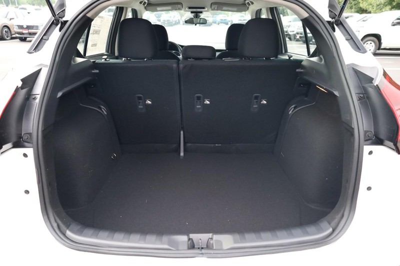 Nissan Kicks Play Vehicle Image 07