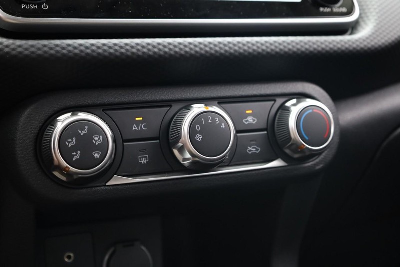 Nissan Kicks Play Vehicle Image 15