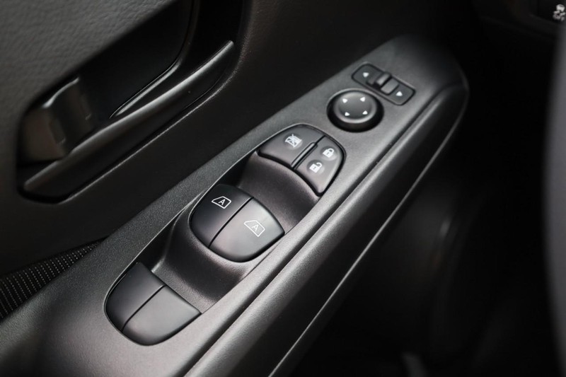 Nissan Kicks Play Vehicle Image 19