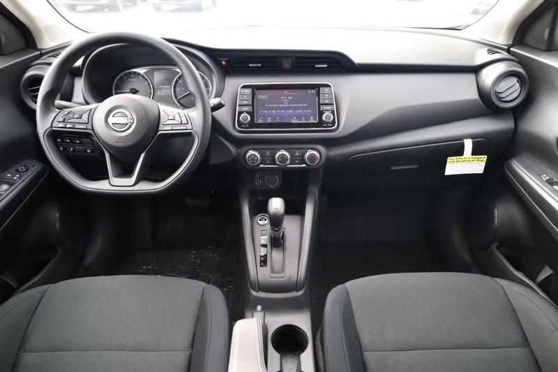 Nissan Kicks Play Vehicle Image 23