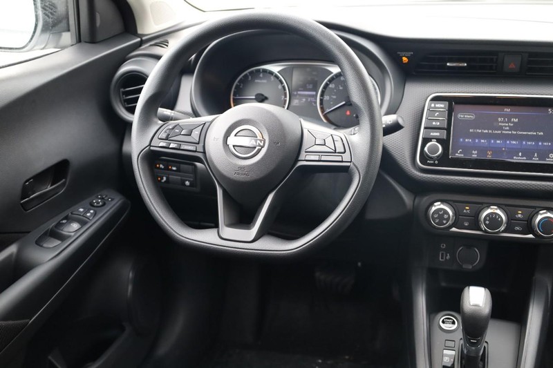Nissan Kicks Play Vehicle Image 24