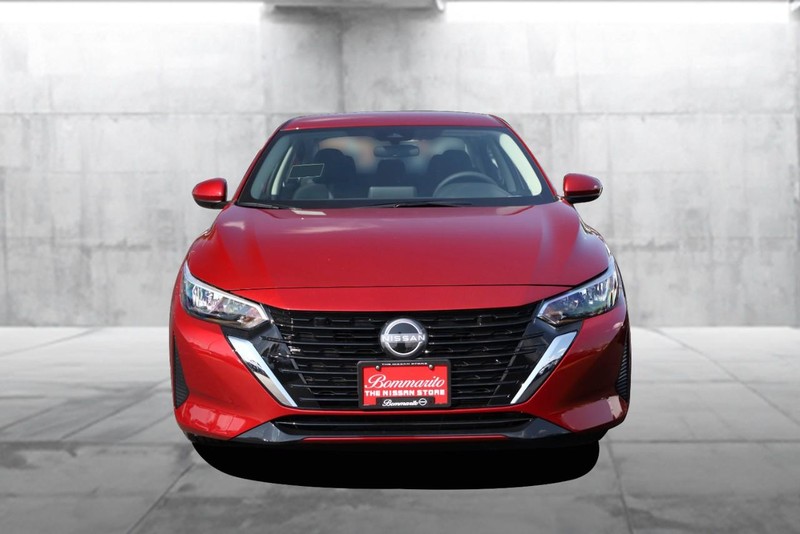 Nissan Sentra Vehicle Image 04