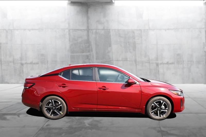 Nissan Sentra Vehicle Image 05