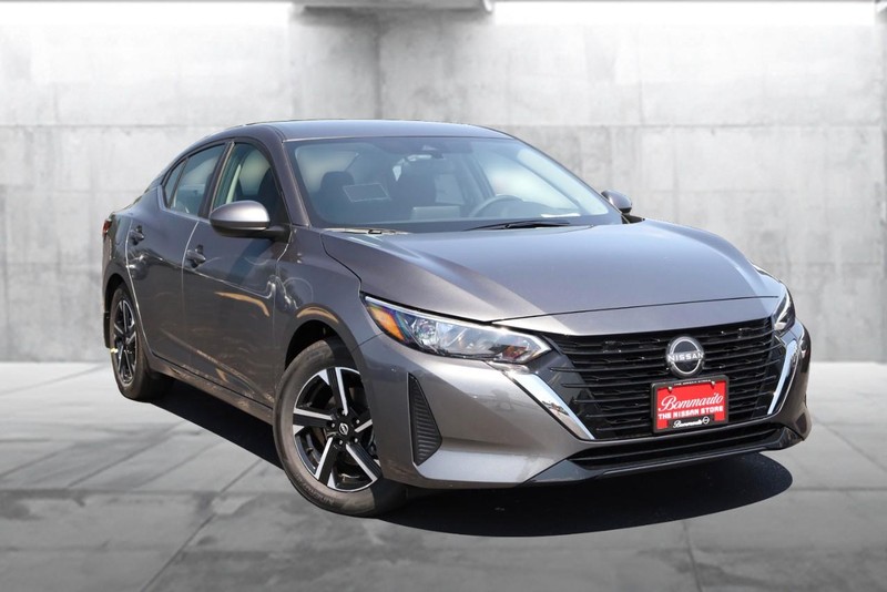 Nissan Sentra Vehicle Image 02