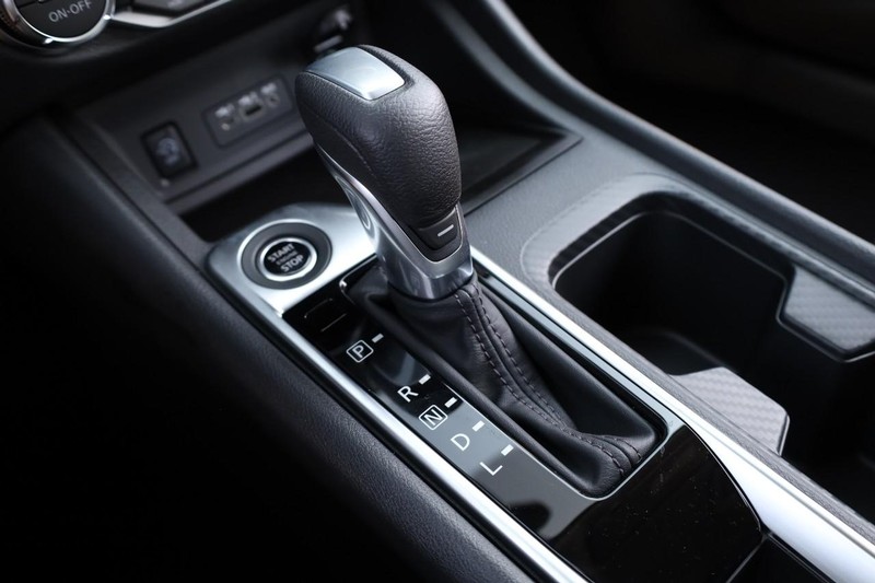 Nissan Sentra Vehicle Image 16