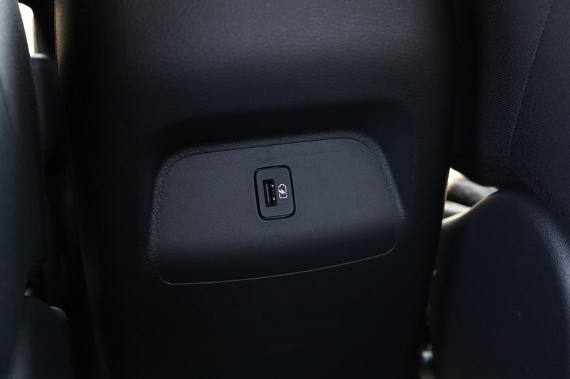 Nissan Sentra Vehicle Image 21