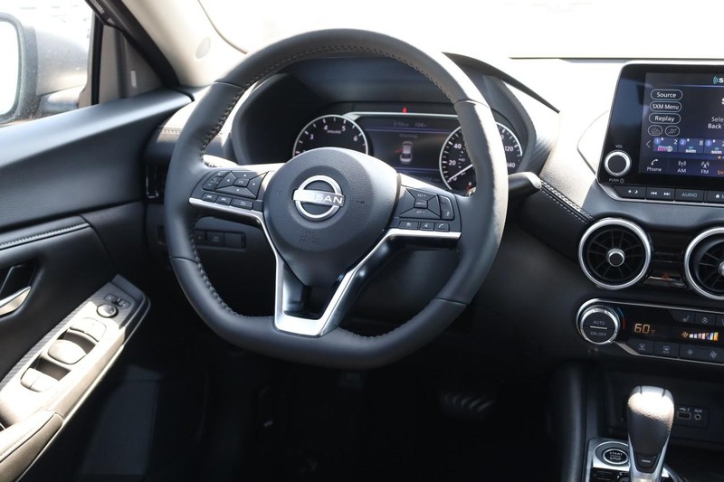 Nissan Sentra Vehicle Image 23