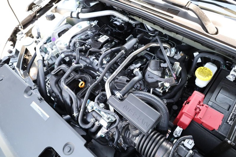 Nissan Sentra Vehicle Image 25