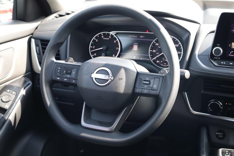 Nissan Rogue Vehicle Image 21