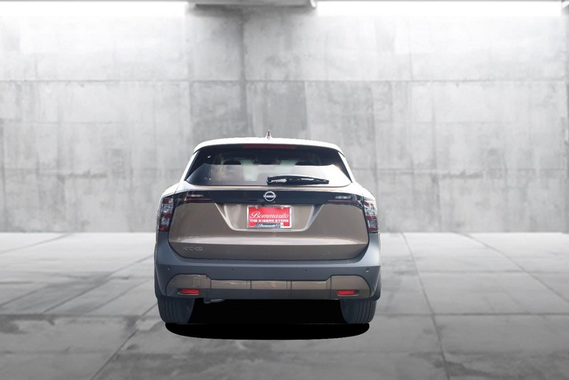 Nissan Kicks Vehicle Image 06