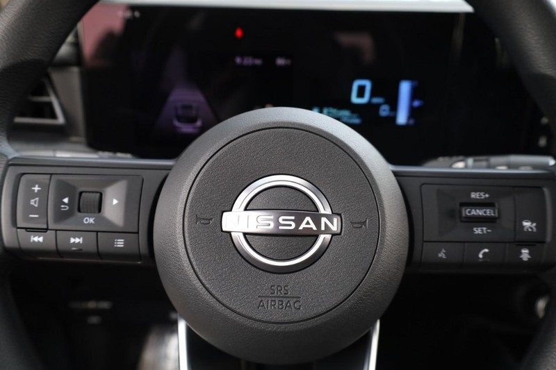 Nissan Kicks Vehicle Image 09