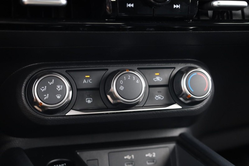 Nissan Kicks Vehicle Image 14