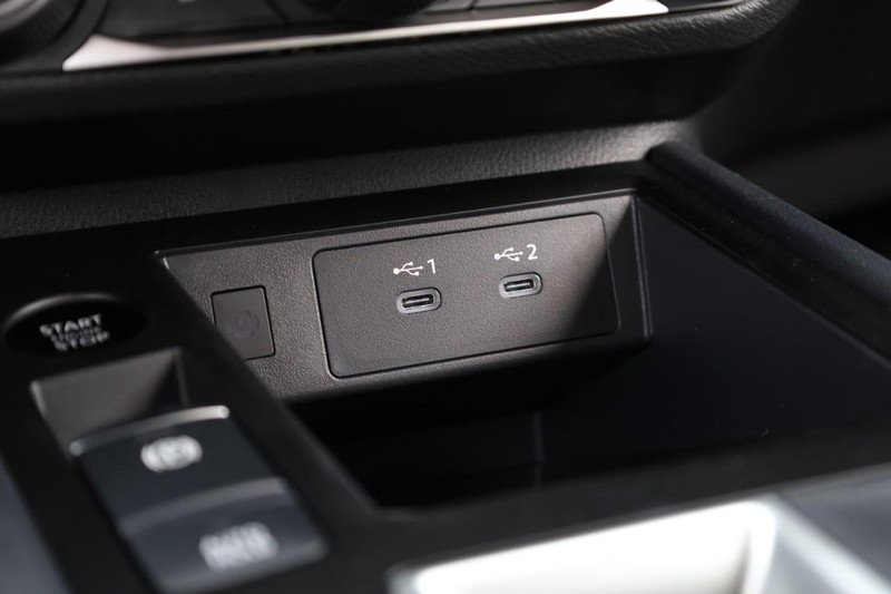 Nissan Kicks Vehicle Image 15