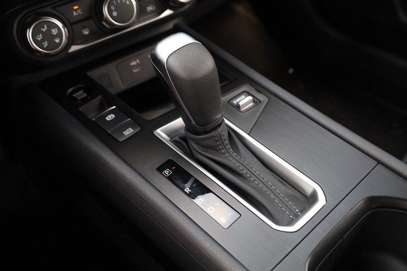 Nissan Kicks Vehicle Image 16