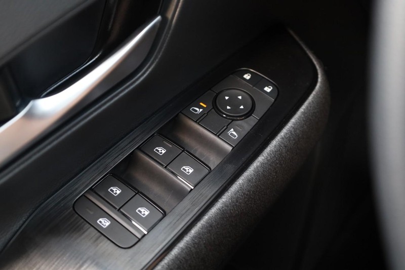 Nissan Kicks Vehicle Image 18