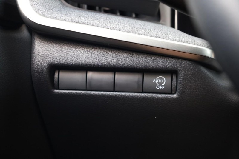 Nissan Kicks Vehicle Image 19