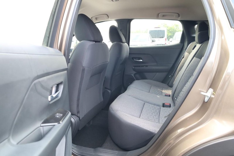 Nissan Kicks Vehicle Image 21
