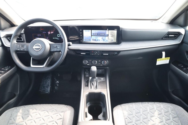 Nissan Kicks Vehicle Image 22