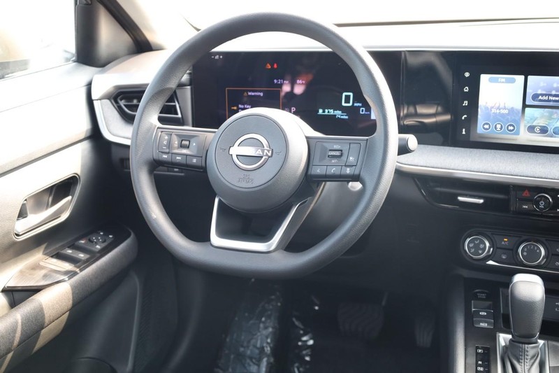 Nissan Kicks Vehicle Image 23