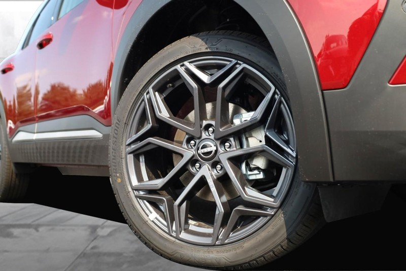 Nissan Kicks Vehicle Image 03