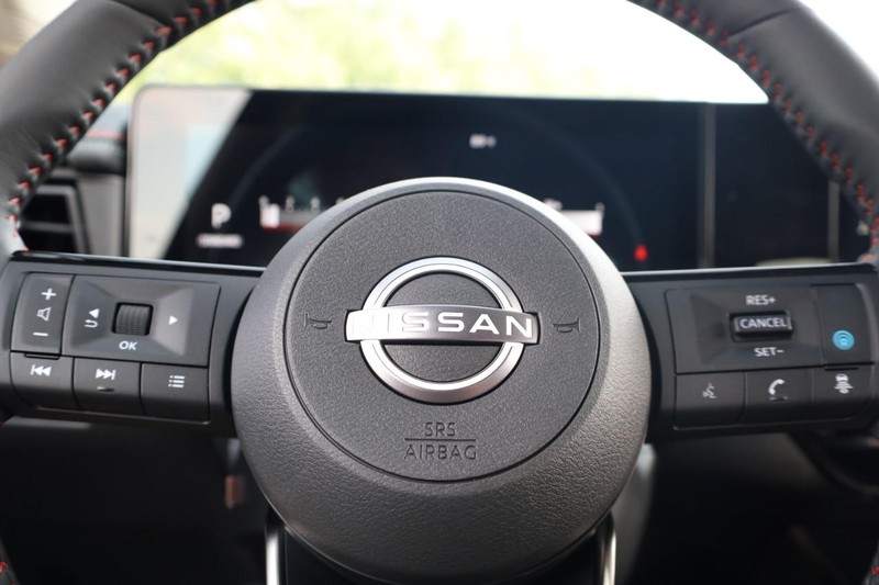 Nissan Kicks Vehicle Image 09