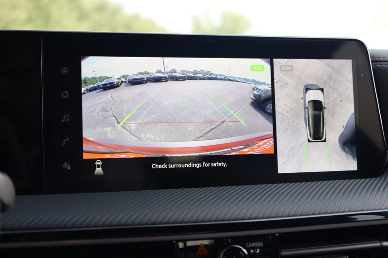Nissan Kicks Vehicle Image 12