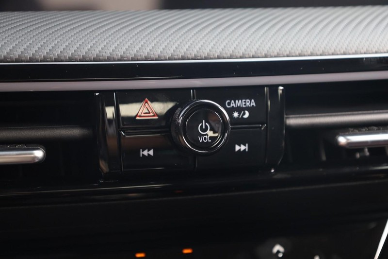 Nissan Kicks Vehicle Image 13