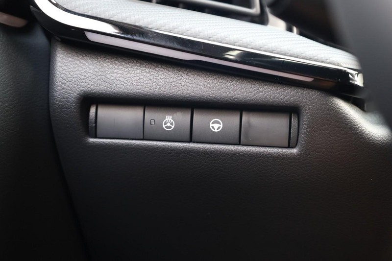 Nissan Kicks Vehicle Image 19