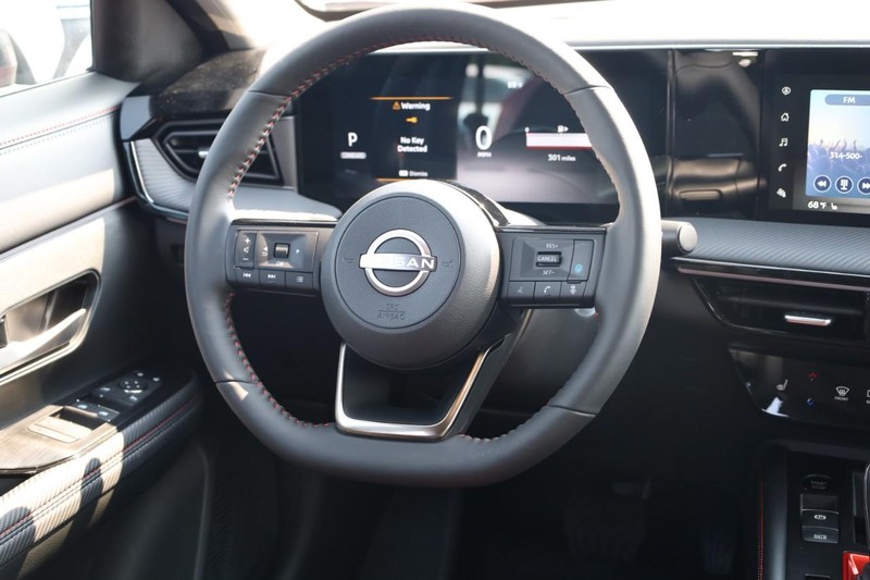Nissan Kicks Vehicle Image 24