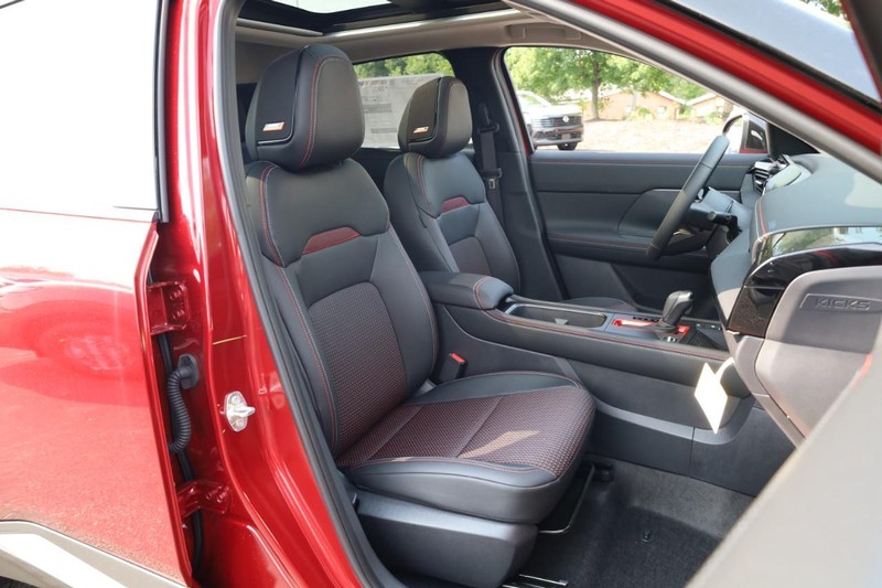 Nissan Kicks Vehicle Image 27