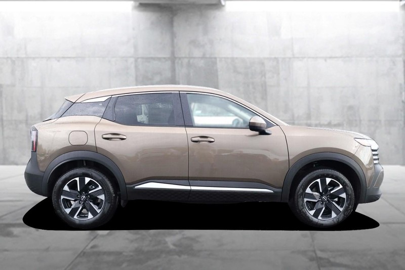 Nissan Kicks Vehicle Image 05