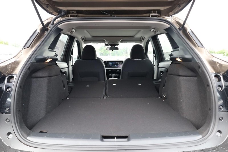 Nissan Kicks Vehicle Image 09