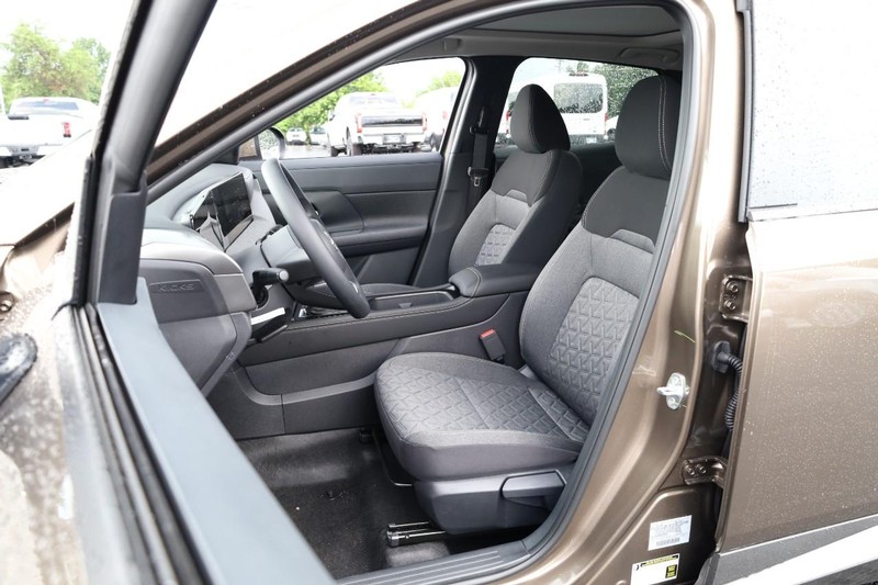 Nissan Kicks Vehicle Image 12