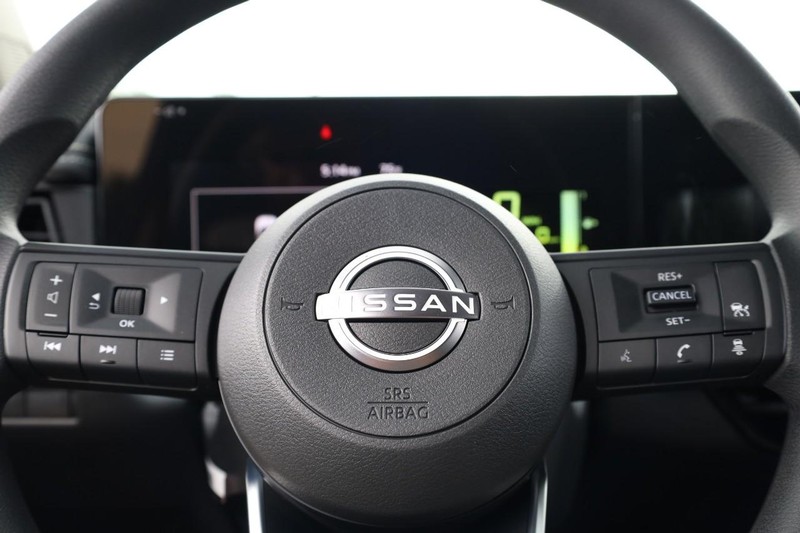 Nissan Kicks Vehicle Image 13