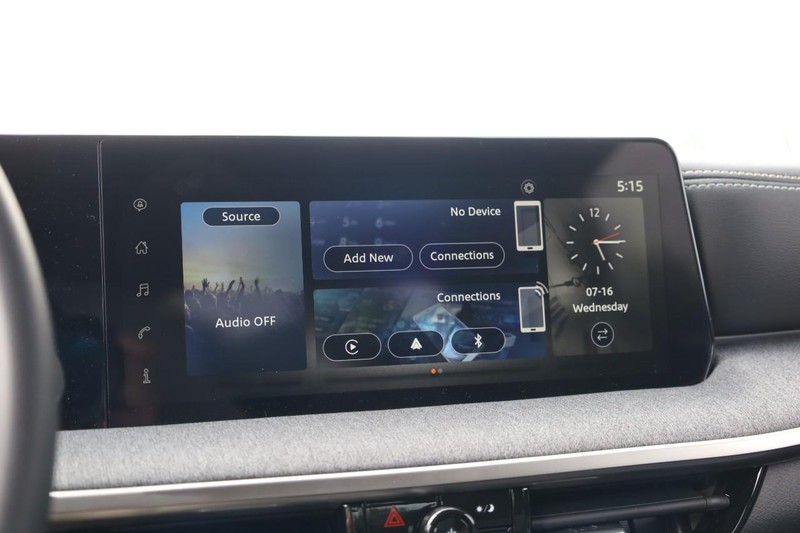 Nissan Kicks Vehicle Image 15