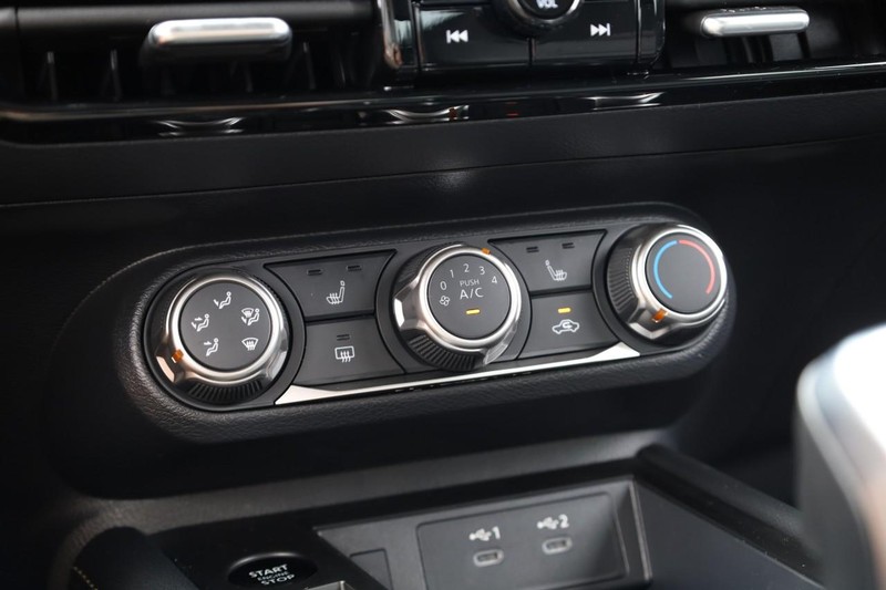 Nissan Kicks Vehicle Image 18