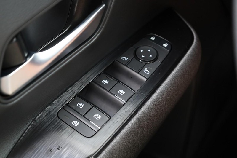 Nissan Kicks Vehicle Image 22