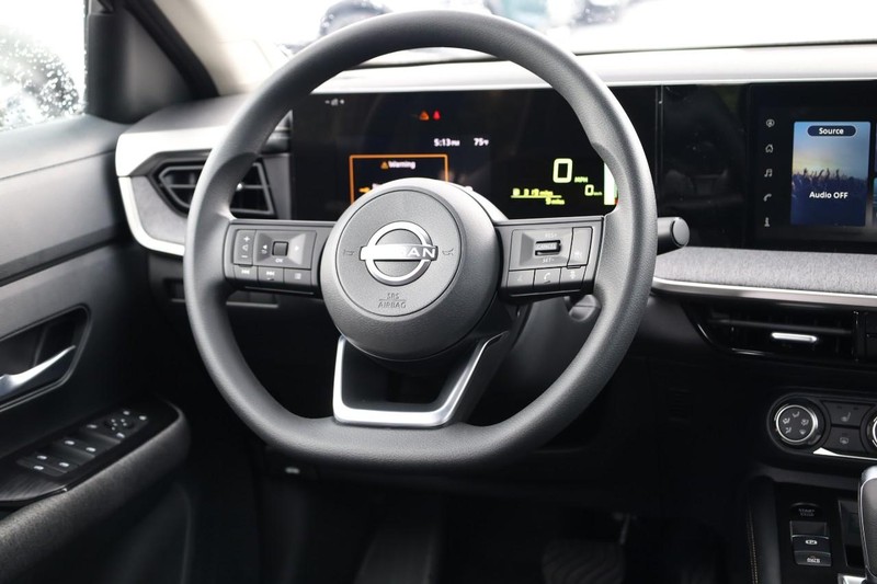 Nissan Kicks Vehicle Image 26