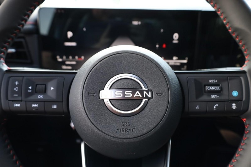 Nissan Kicks Vehicle Image 11