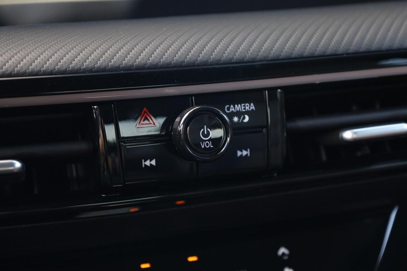 Nissan Kicks Vehicle Image 15
