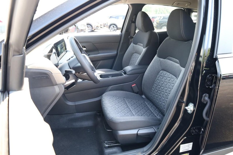 Nissan Kicks Vehicle Image 10
