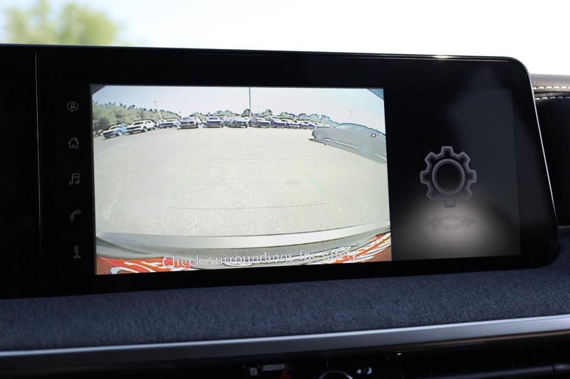 Nissan Kicks Vehicle Image 14