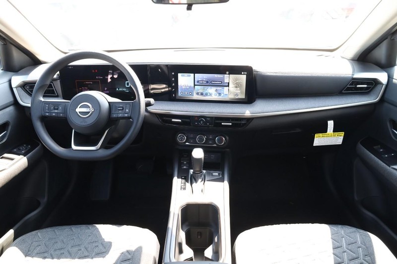 Nissan Kicks Vehicle Image 24